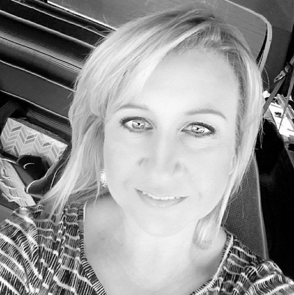 🎀  Meet your Posher, Robyn  🎀